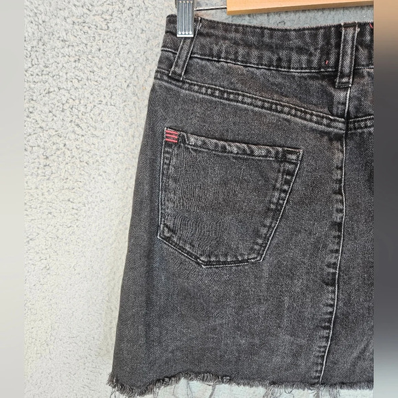 BDG Womens Black All Cotton Distressed Denim Mini Skirt Sz M Raw Hem Button Up - Picture 7 of 11